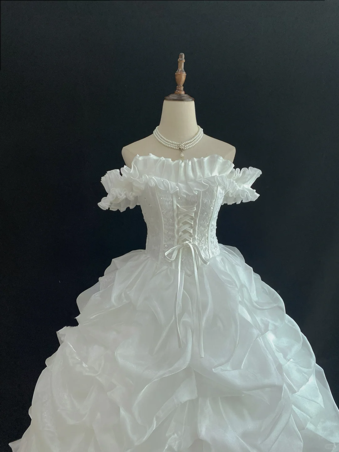 White Off-the-Shoulder Lovely Elegant Romantic Gown, Voluminous Tiered Skirt, Wedding Dress & Bridal Gown gh8120