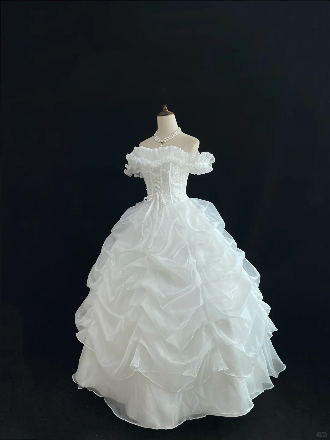 White Off-the-Shoulder Lovely Elegant Romantic Gown, Voluminous Tiered Skirt, Wedding Dress & Bridal Gown gh8120