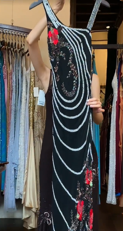 One Shoulder Black Chiffon Prom Dress Hand Beaded Circular Rhinestone 3D Red Flower Vintage Evening Gown gh9825