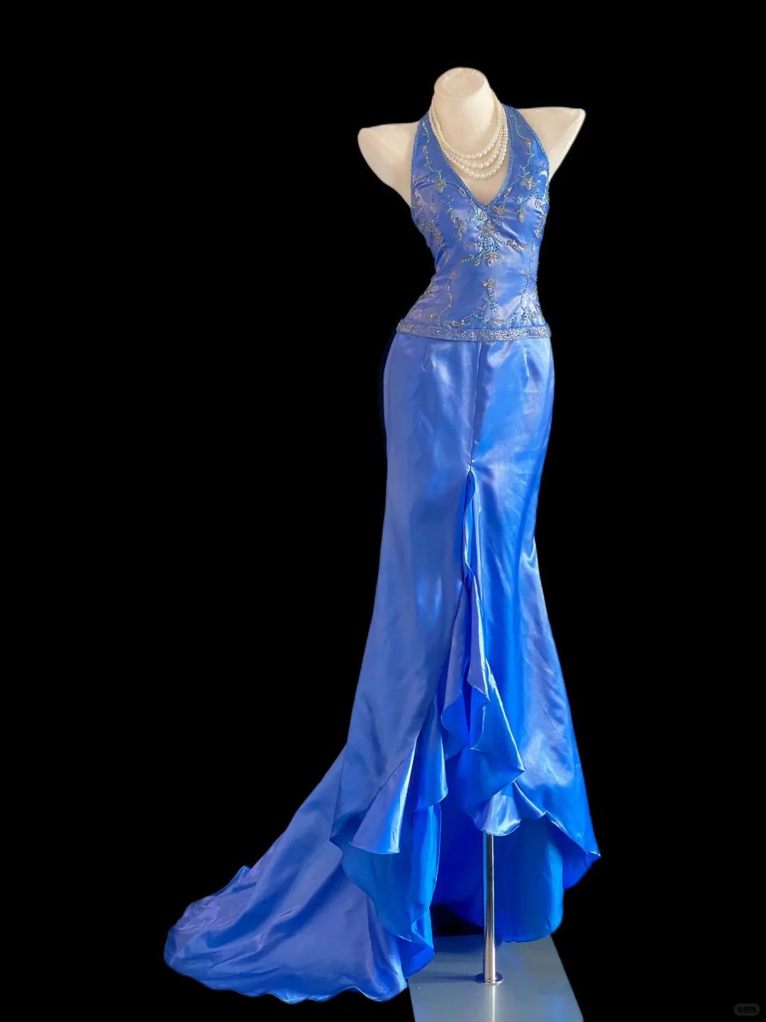 Royal Blue Halter Satin Mermaid Evening Gown, V‑Neck, Floral Beaded Embroidery Bodice, Beaded Waistband, Front‑Slit Ruffled Skirt, Small Train, Formal Pageant Prom Dress gh8901