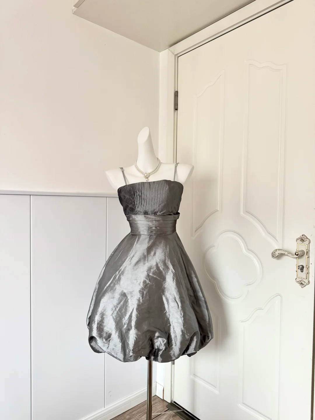 Women Silver Grey Homecoming Dress, Spaghetti Strap Strapless Pleated Bodice Wide Waistband Shiny Fabric Bubble Puff Mini Party Dress gh9202