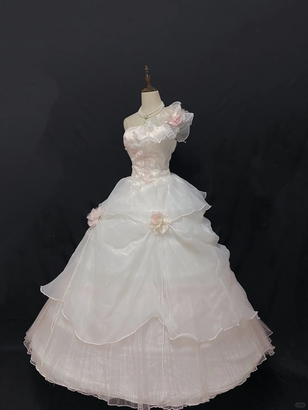Blush pink strapless romantic gown decorated with floral ornaments, fitted waist and voluminous princess skirt, wedding dress & bridal gown gh8252