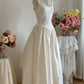 girlhomeshops -- Elegantes langes Satinkleid aus weißer Spitze im Retro-Stil, gh5704