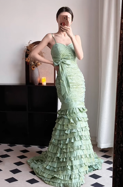 Sage‑Green‑Vintage‑Gown Spaghetti‑Strap Sweetheart‑Neckline Oversized‑Bow‑Bust‑Waist Ruched‑Bodice Multi‑Tier‑Ruffled‑Cake‑Mermaid‑Skirt Crinkled‑Taffeta‑Fabric Sweep‑Train Evening‑Prom‑Dress gh8829