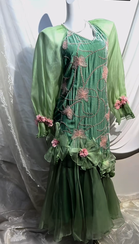 Elegant Vintage Green Long Sleeve Embroidered Prom & Evening Party Dress gh8541