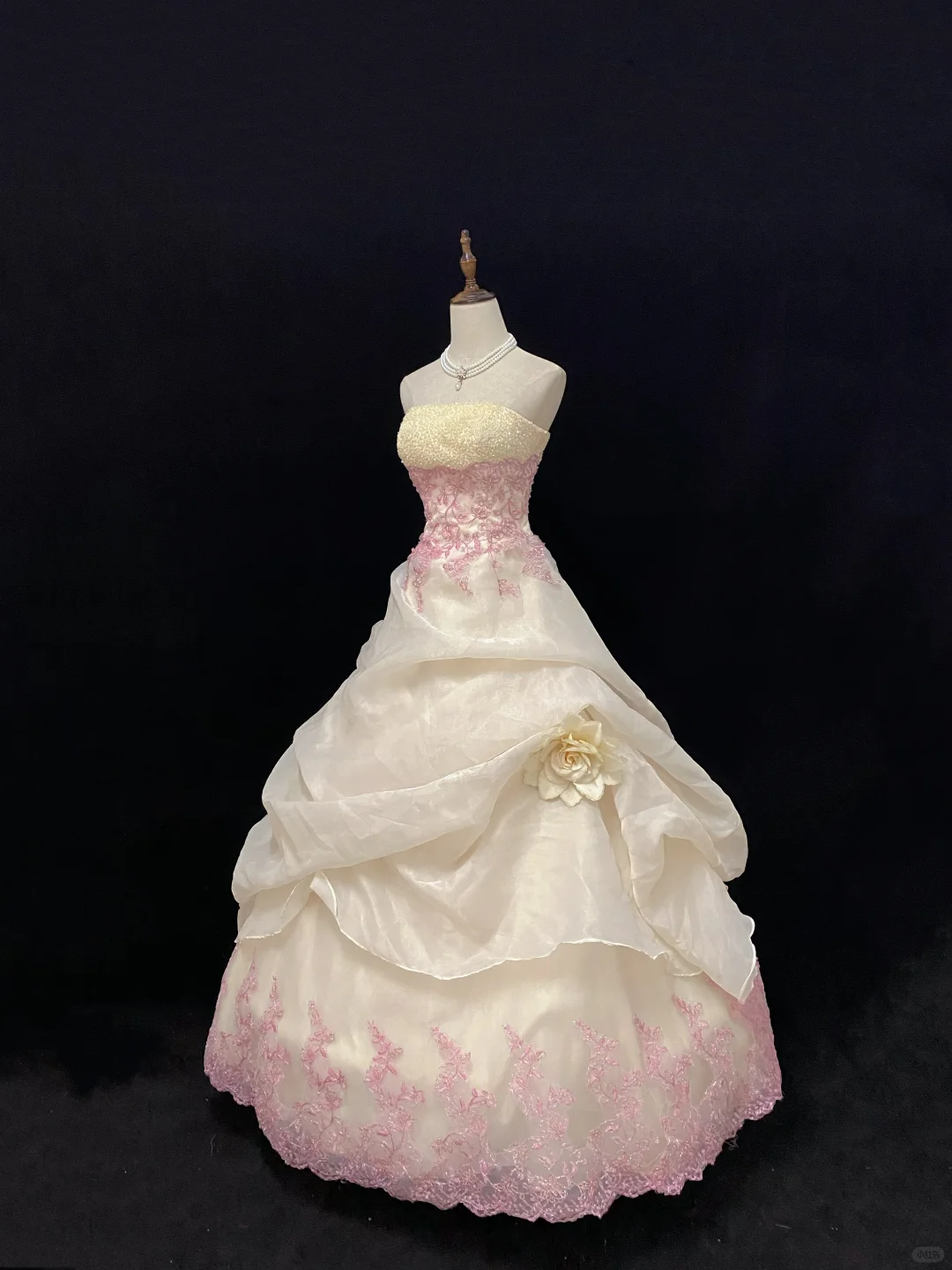 Off-white Strapless Romantic Gown, Cinched Waist, Voluminous Skirt Decorated with Light Pink Lace Trim, Wedding Dress & Bridal Gown gh8168