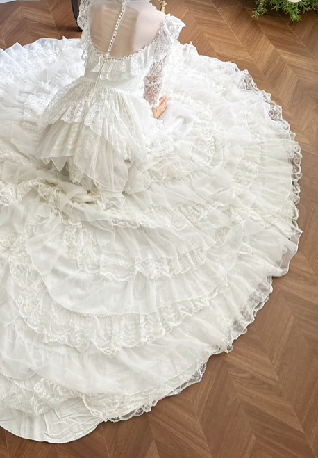 Ivory Vintage High‑Neck Lace‑Sleeve Tiered‑Ruffle Cake‑Skirt Long Train Ballgown Wedding Dress gh8786