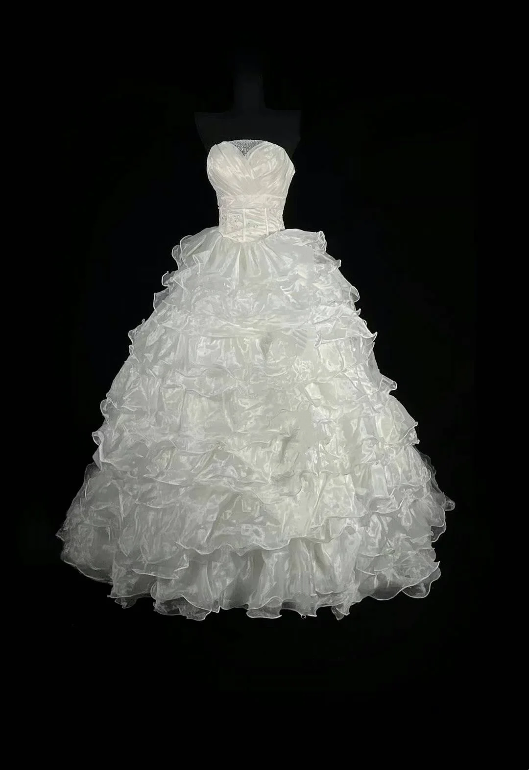 White Strapless Waist-Cinched Gown with Tiered Skirt, suitable for prom, birthday parties and wedding dress gh7165