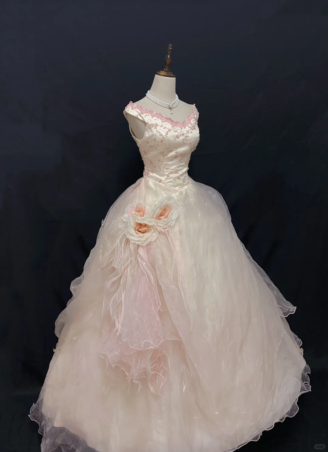 Light Pink Vintage Embroidered Romantic Gown, Fitted Waist, Voluminous Princess Skirt, Wedding Dress & Bridal Gown gh8255