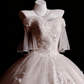 Luxuriöses, bodenlanges Ballkleid im Court-Stil aus Satin und Tüll mit schulterfreiem Ausschnitt, Perlenstickerei und Schleppe – Hochzeits- und Verlobungskleid gh6494