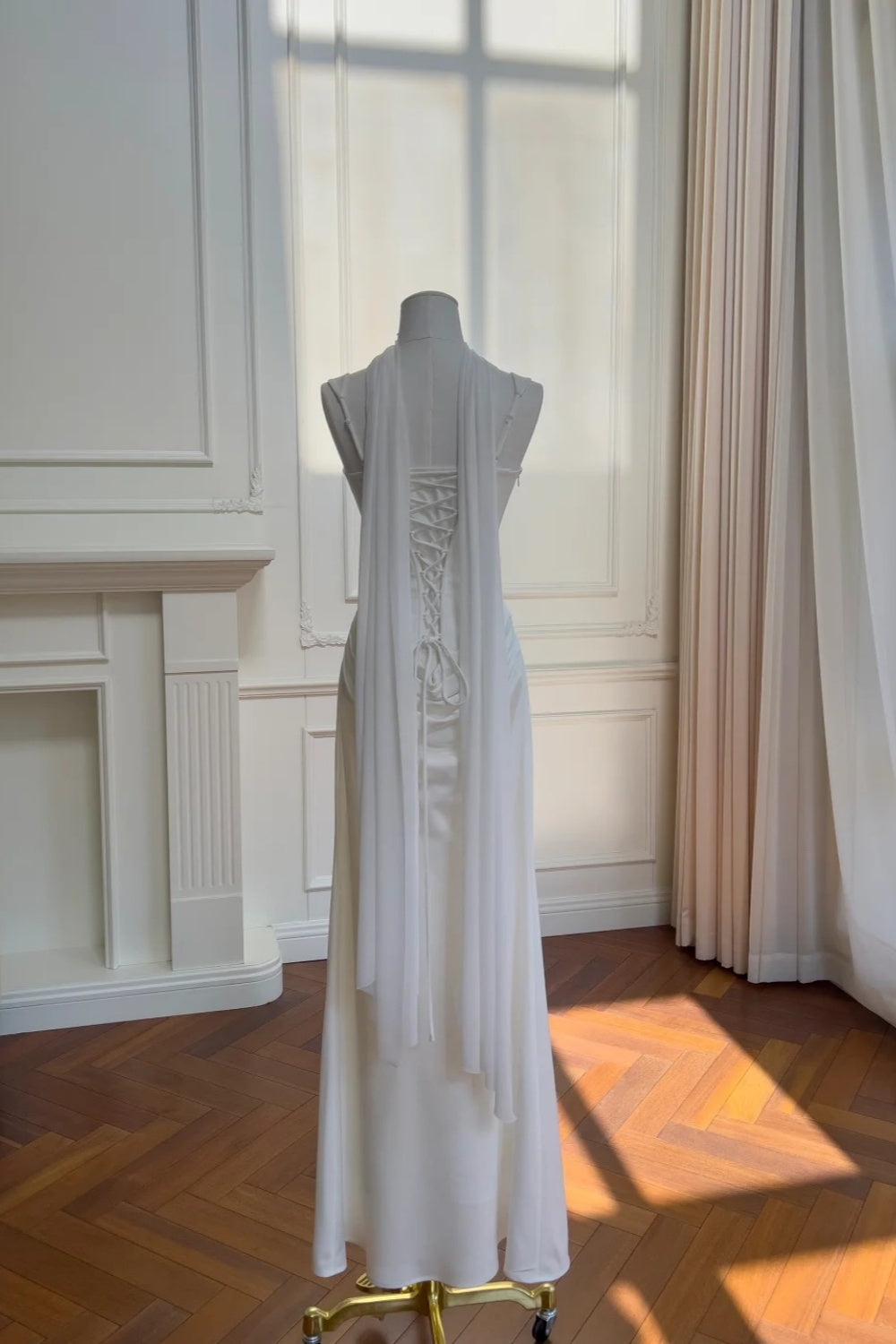 Robe de bal longue en satin blanc gh6797