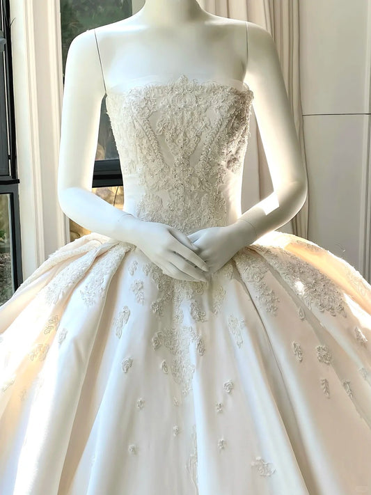 Girlhomeshops--💕White wedding dress with floral and delicate beaded appliques, simple long satin wedding dress gh5443