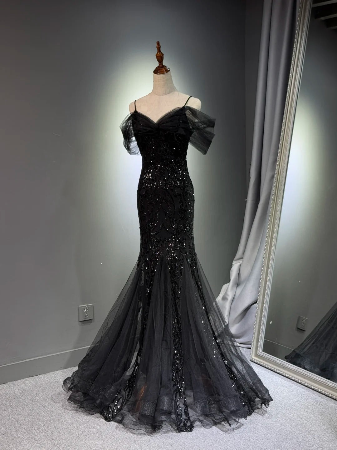 Girlhomeshops -Black shiny mermaid long sequined ball gown evening dress graduation dress gh5112