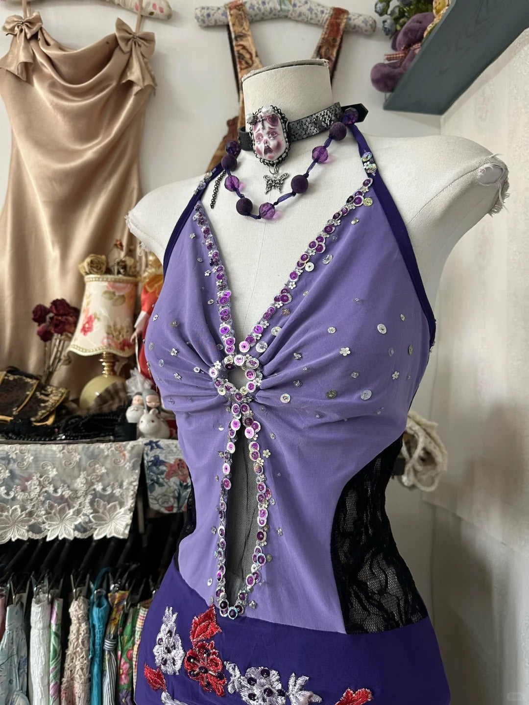 Girlhomeshops - Robe de soirée courte en mousseline de soie à fleurs violettes gh5248