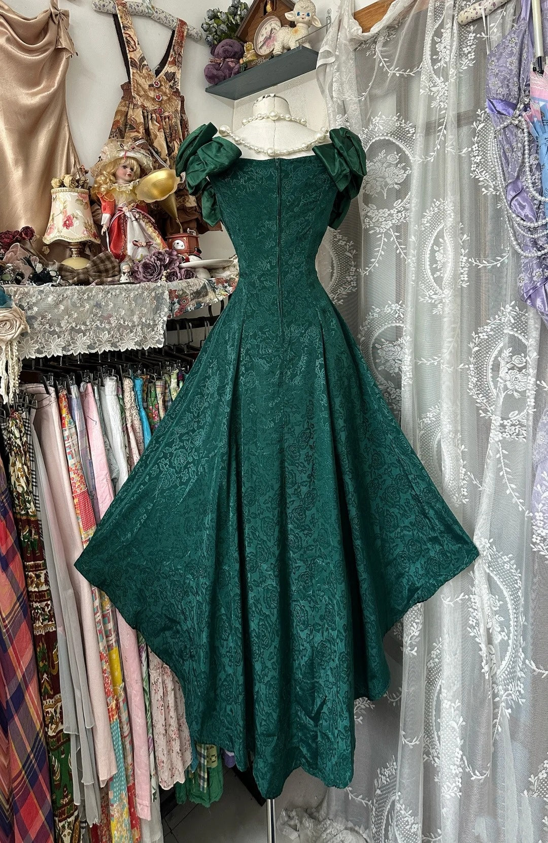 Girlhomeshops - Robe longue vert foncé en dentelle jacquard avec nœud et épaules dénudées gh5895