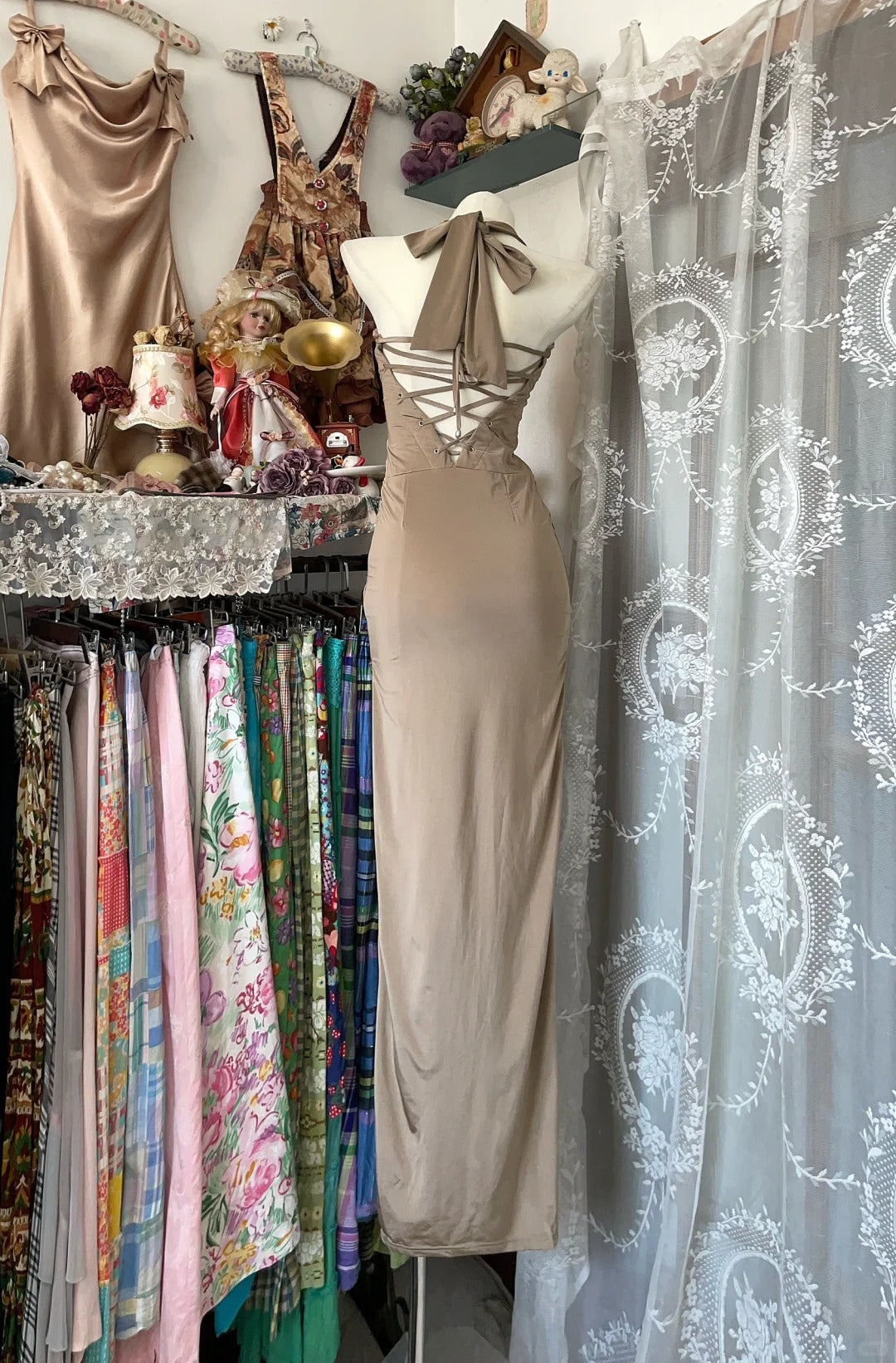 Girlhomeshops - Robe de soirée sirène longue moulante en satin marron clair gh5245