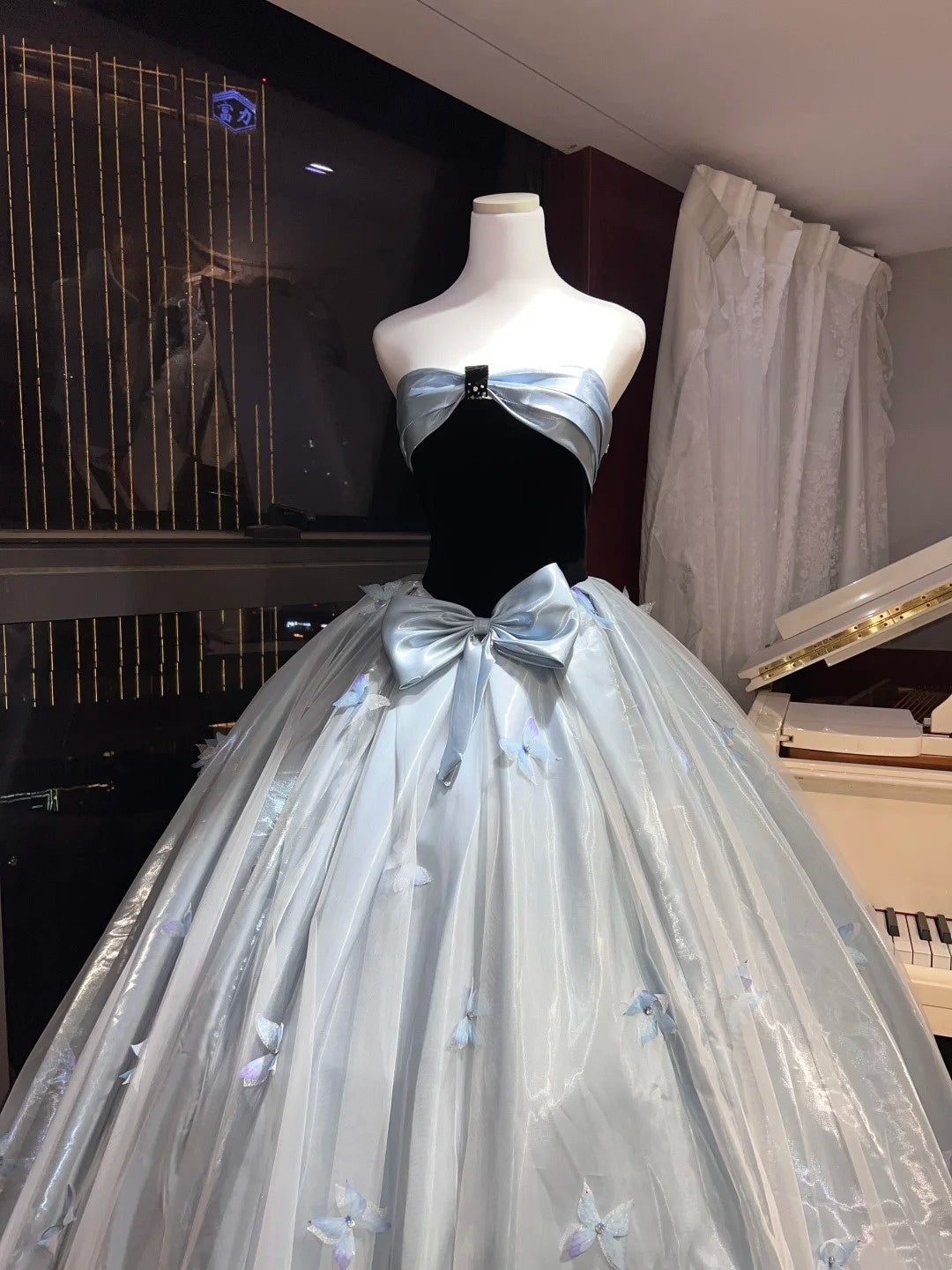 Eisblaues Traumkleid mit Schmetterlingsmotiv und herzerwärmendem Schmetterlings-Feenkleid 🦋 gh6730