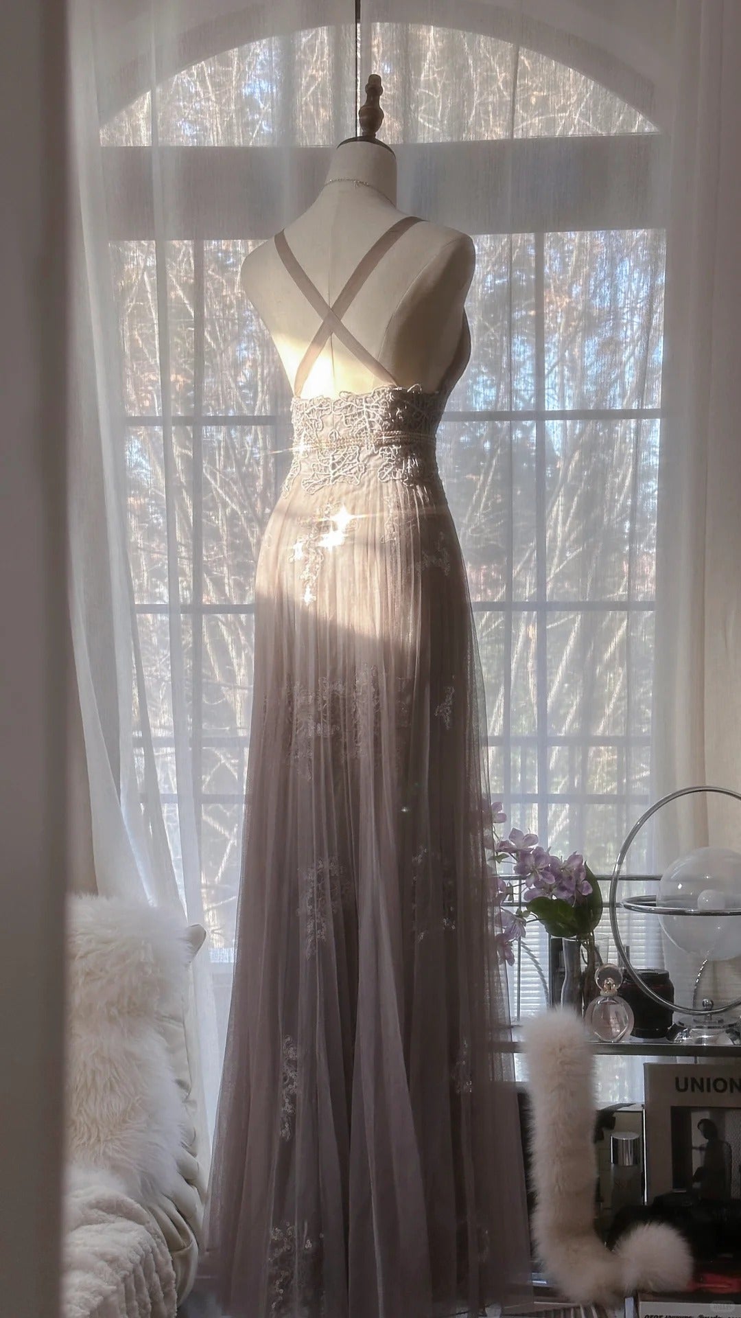 Grau Lila Romantisch Mode Elegant Exquisite Spitze Blumenapplikation Langes Tüll Feen-Ballkleid Abendkleid Geburtstags-/Hochzeitsgast-/Feiertagspartykleid Ballkleid Valentinstags-Date-Kleid Brautjungfernkleid gh4031