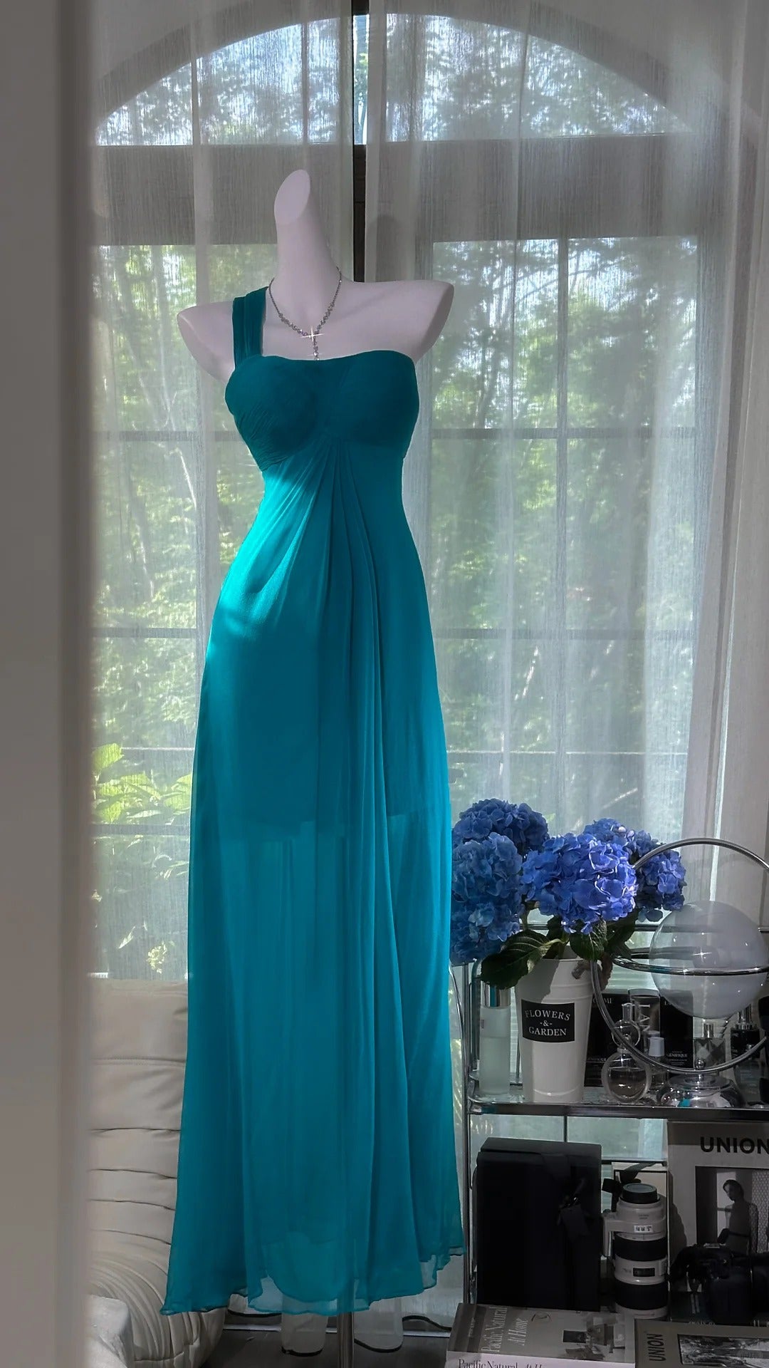 girlhomeshops - Blaues, einschultriges, modisches und elegantes Chiffon-Ballkleid, lang, gh5591