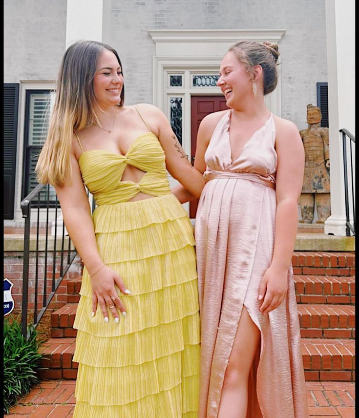Robe de soirée longue en satin jaune élégante à bretelles spaghetti, robe de bal à plusieurs niveaux, robe de soirée formelle gh3655