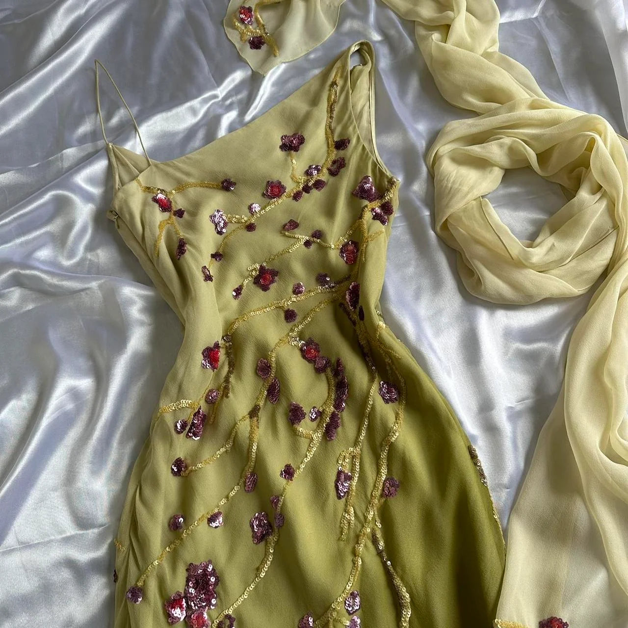 Robe de soirée longue brodée vintage magnifique et exquise à bretelles spaghetti jaune et verte gh2932