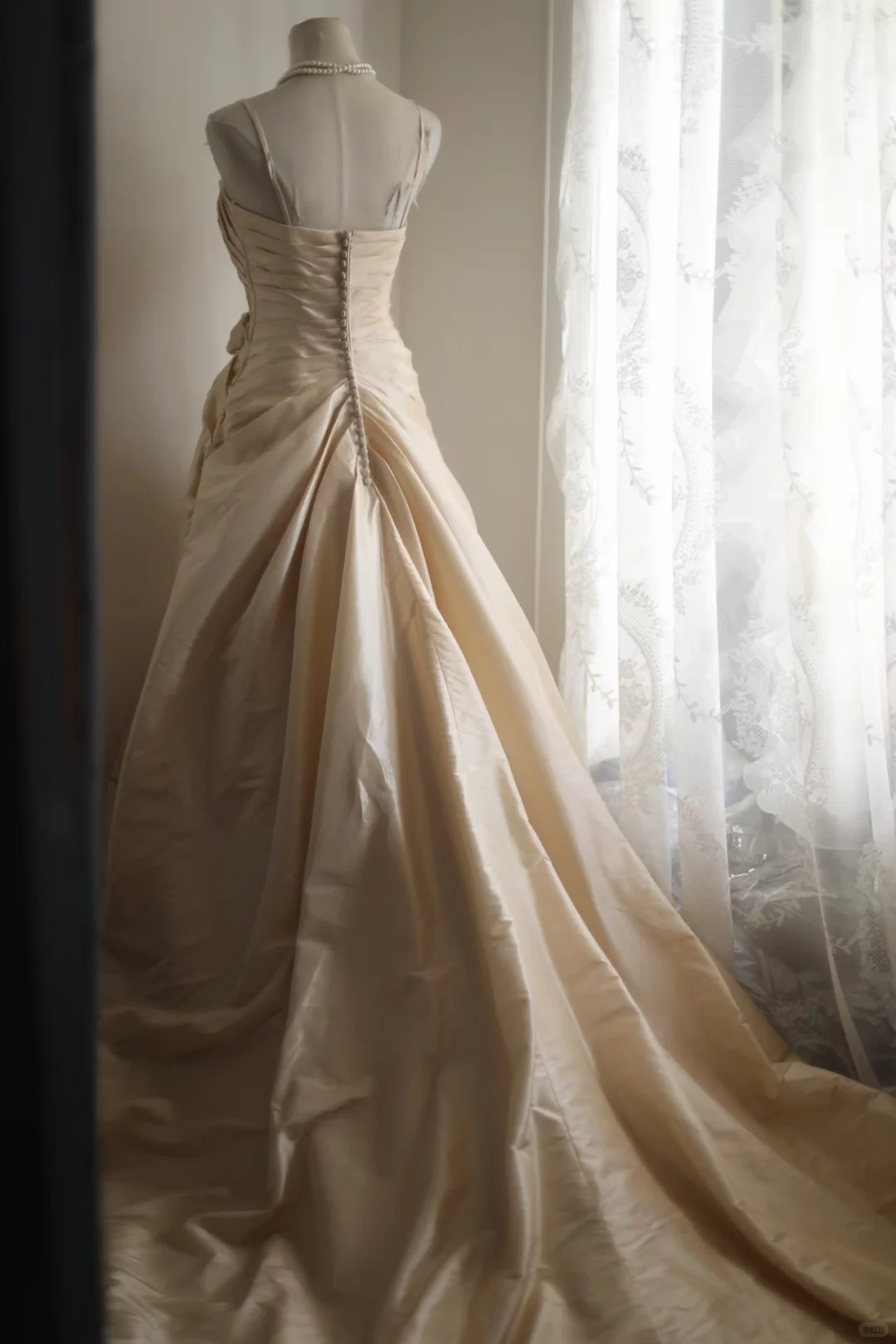 Champagne Spaghetti Strap A‑Line Wedding Dress, Square Neck Draped Ruched Bodice 3D Fabric Rose Appliqué Taffeta Bridal Gown gh9118