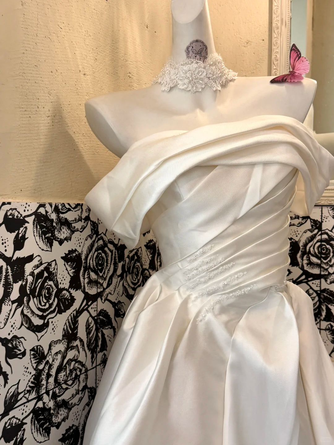 White Off-the-Shoulder Satin Waist-Cinched Full Flared Long Vintage Romantic Dress, Wedding Gown gh7561