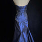 Blaues, elegantes, bodenlanges Ballkleid aus Satin mit exquisiter Perlenstickerei im Vintage-Stil (gh3636)