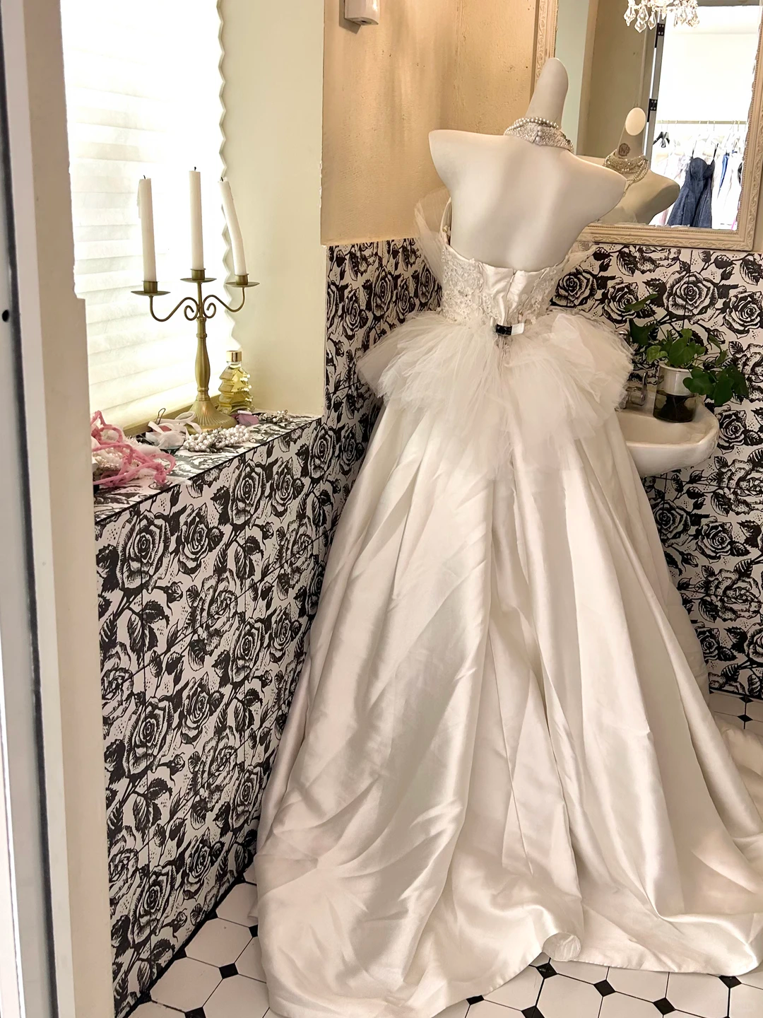 White Strapless Waist-Cinched Full Flared Long Gentle Elegant Romantic Dress, Wedding Gown gh7671