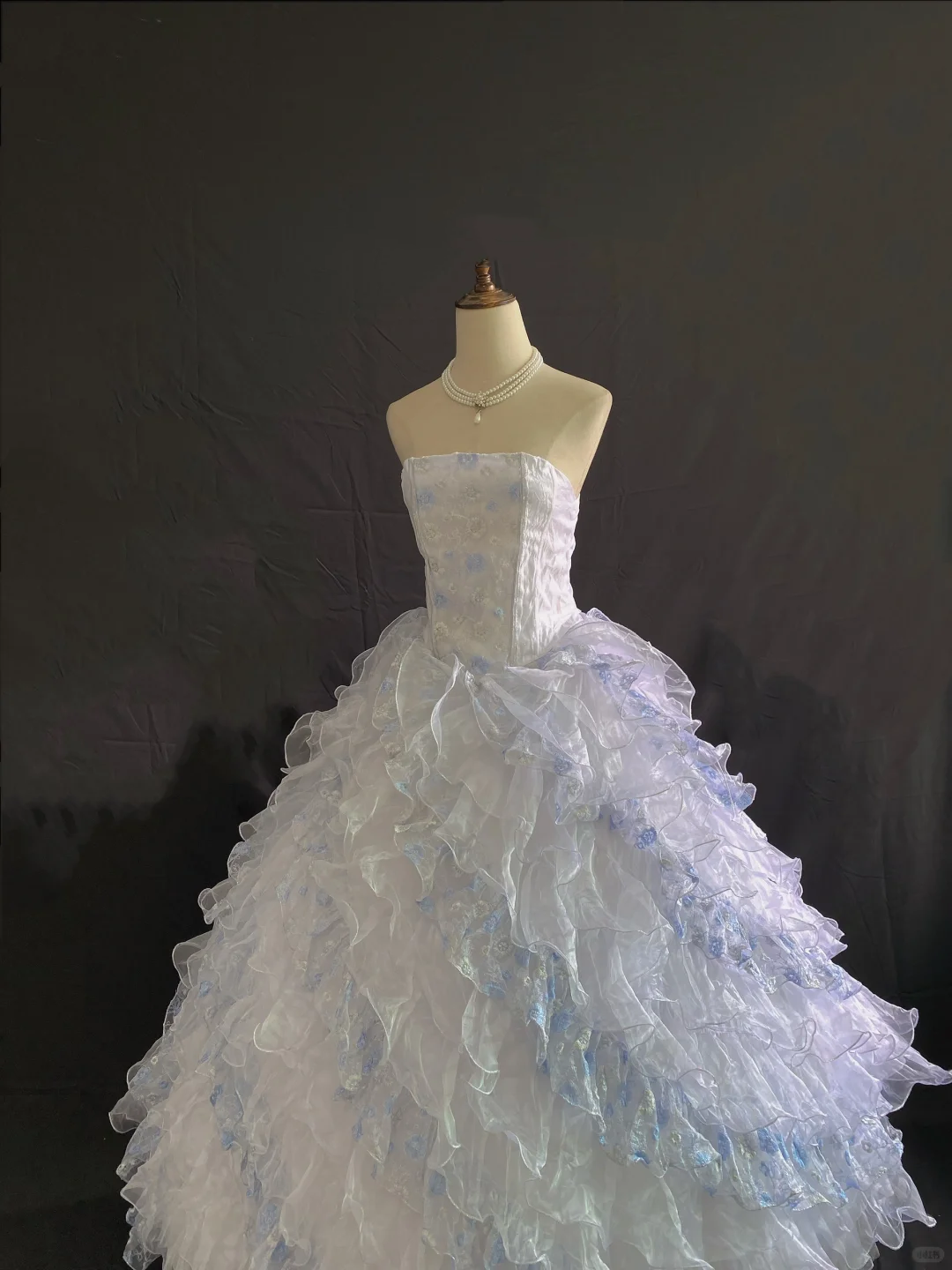 White Strapless Romantic Gown, Fitted Waist, Light Blue Voluminous Tiered Cake Skirt, Wedding Dress & Bridal Gown gh8211