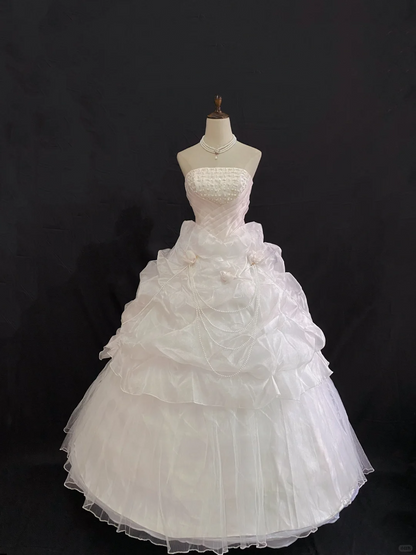 Off-white strapless elegant romantic gown with cinched waist and fluffy princess skirt, wedding dress & bridal gown gh8256