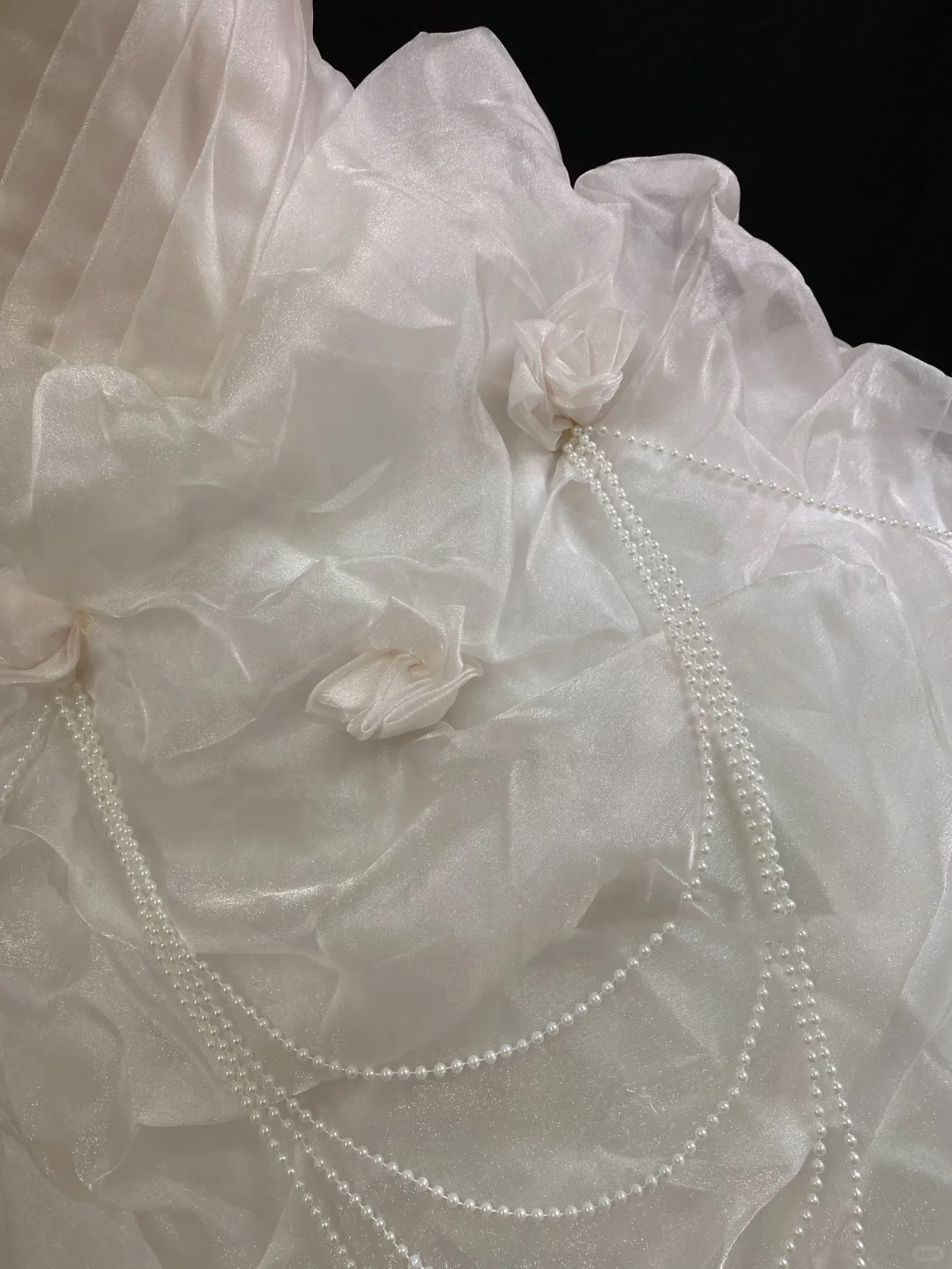 Off-white strapless elegant romantic gown with cinched waist and fluffy princess skirt, wedding dress & bridal gown gh8256