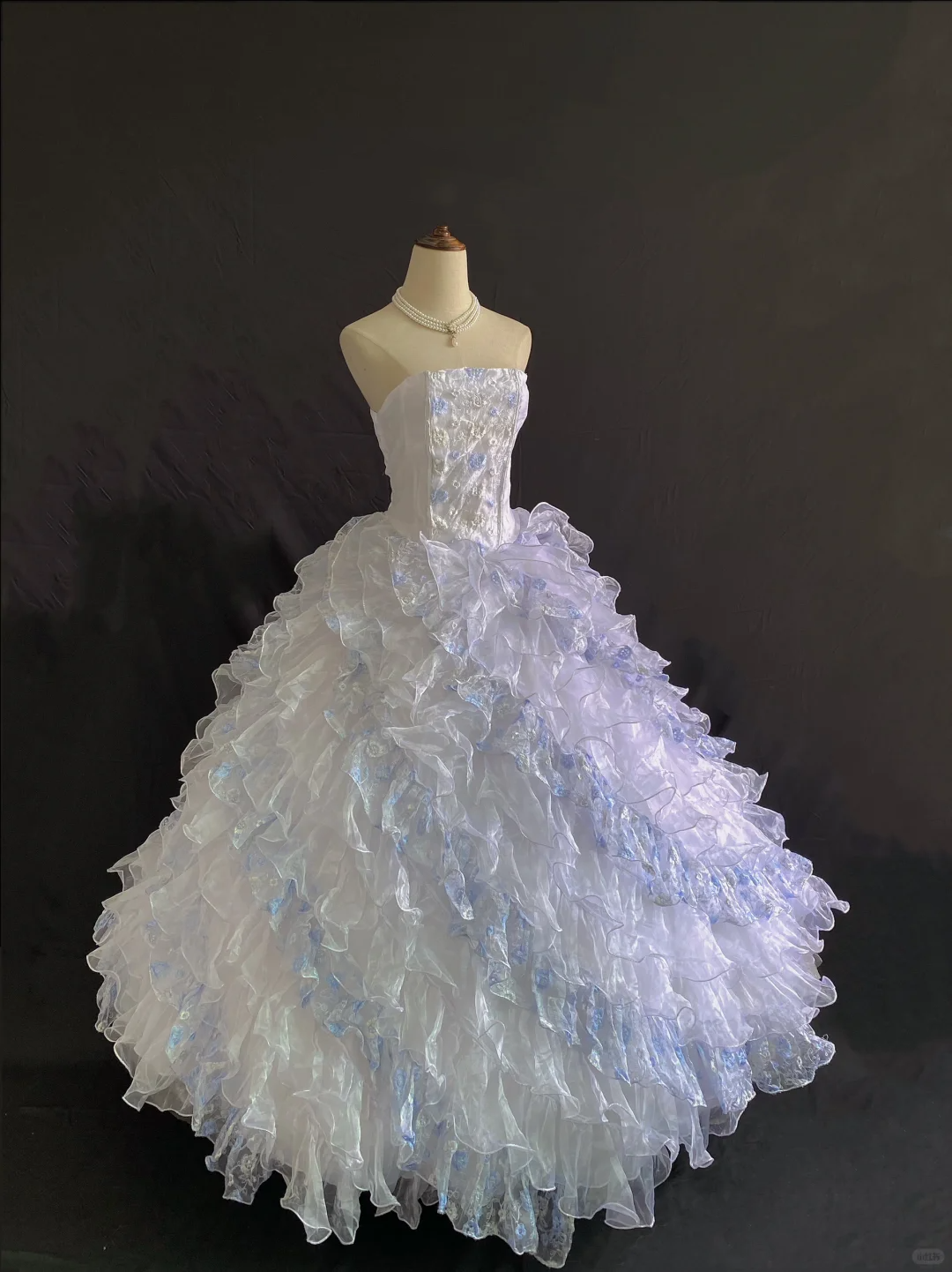 White Strapless Romantic Gown, Fitted Waist, Light Blue Voluminous Tiered Cake Skirt, Wedding Dress & Bridal Gown gh8211