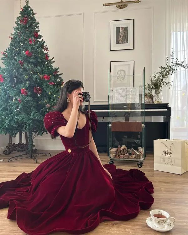 Burgundy Velvet V Neck Short Puff Sleeve Beaded A-Line Long Floor Length Ball Gown Evening Dress Christmas Party Dress gh3042