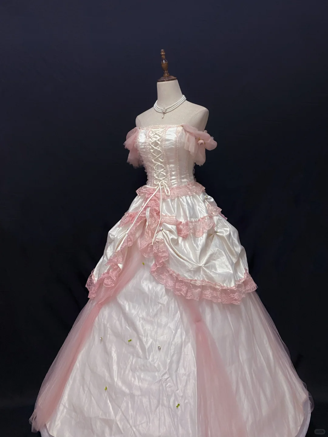 Light Pink Off-the-Shoulder Luxury Romantic Gown, Cinched Waist, Voluminous Vintage Skirt, Wedding Dress & Bridal Gown gh8257