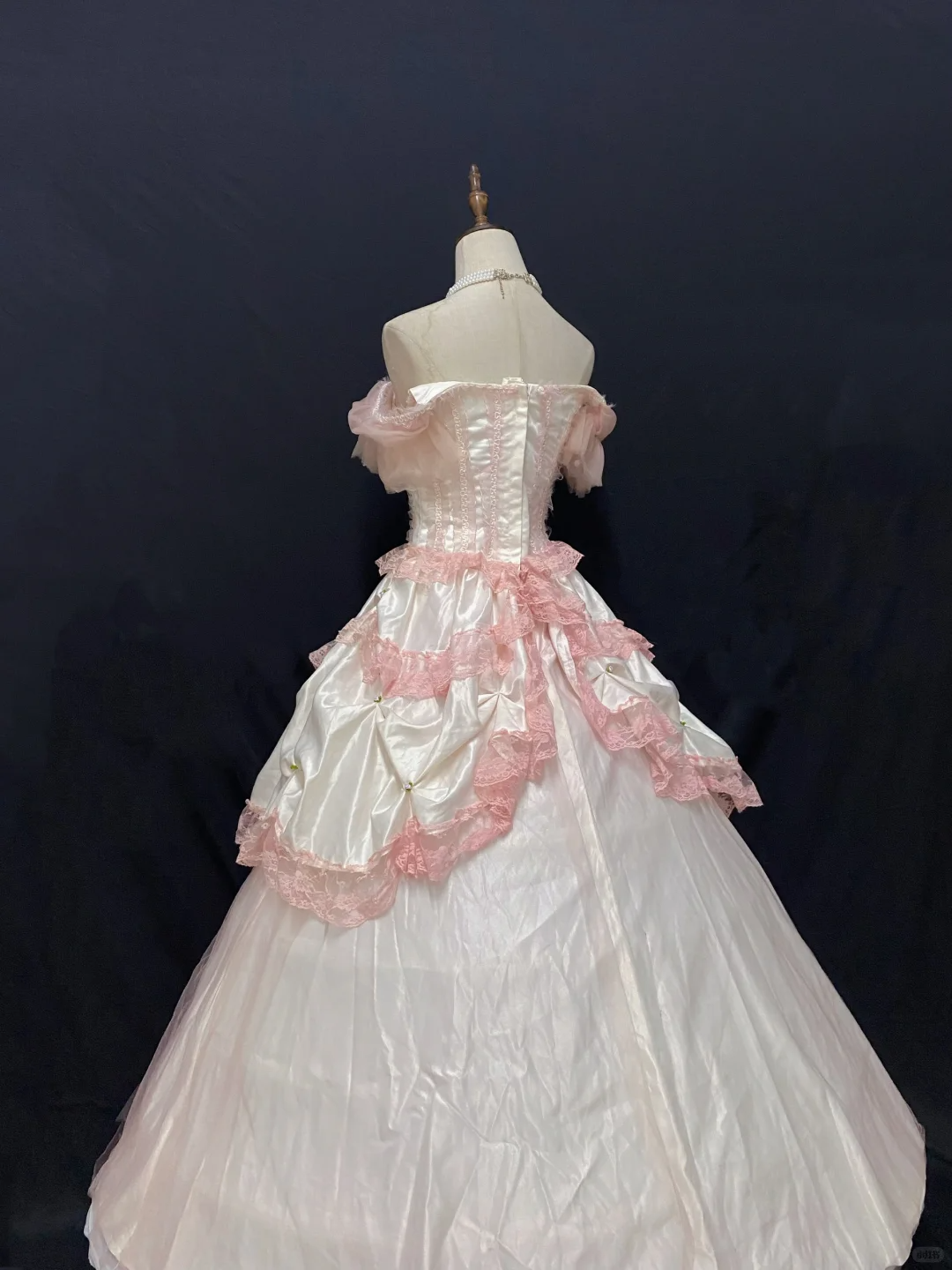 Light Pink Off-the-Shoulder Luxury Romantic Gown, Cinched Waist, Voluminous Vintage Skirt, Wedding Dress & Bridal Gown gh8257