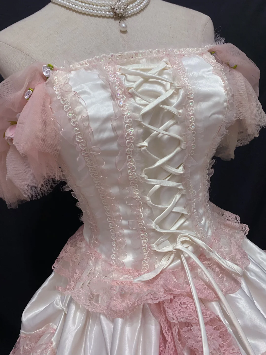 Light Pink Off-the-Shoulder Luxury Romantic Gown, Cinched Waist, Voluminous Vintage Skirt, Wedding Dress & Bridal Gown gh8257