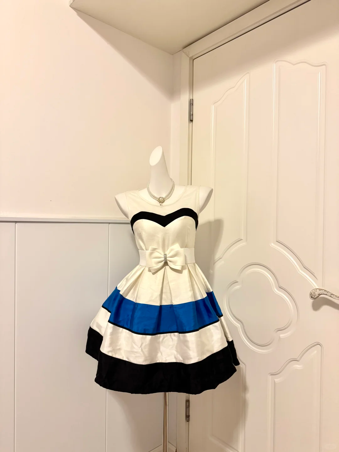 Color‑Block Sleeveless Heart‑Trim Tiered‑Satin‑A‑Line Short Homecoming Party Dress gh9257