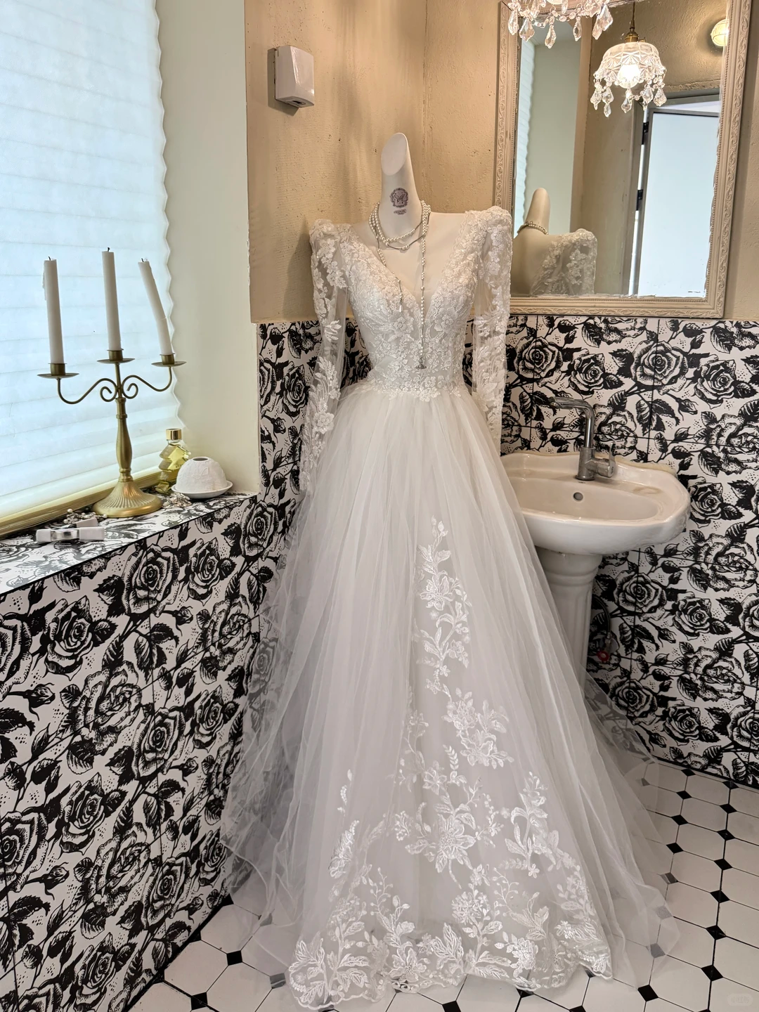 White Lace Long Sleeve Waist-Cinched Elegant Full Flared Romantic Dress, Wedding Gown gh7522