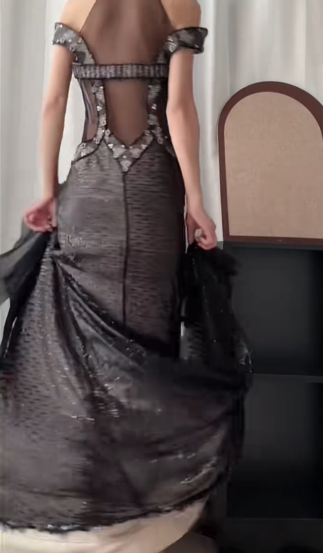 Black‑Vintage‑Mermaid‑Gown Halter‑Off‑Shoulder Deep‑V‑Neck Sheer‑Mesh‑Waist‑Cutout Hand‑Beaded‑Rhinestones Removable‑Chiffon‑Sashes Sequined‑Sheer‑Tulle Sweep‑Train Sexy‑Evening‑Prom‑Dress gh8832