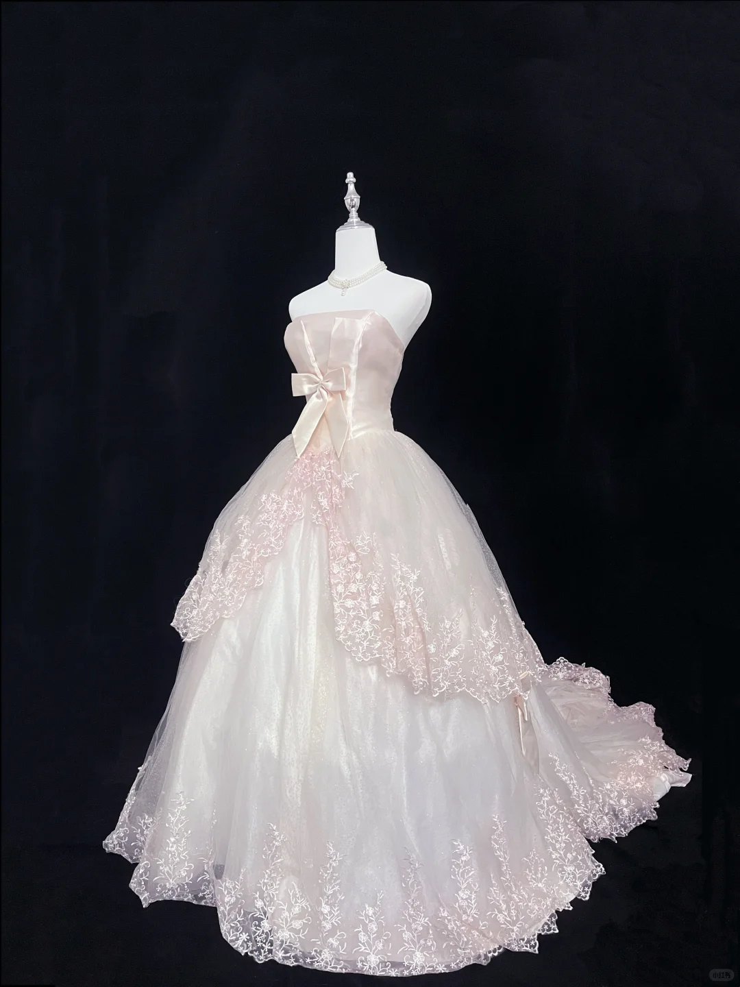 Blush Pink Satin Strapless, Cinched Waist, Voluminous Princess Skirt with Lace Trim, Vintage Elegant Romantic Dress, Wedding Gown gh8040