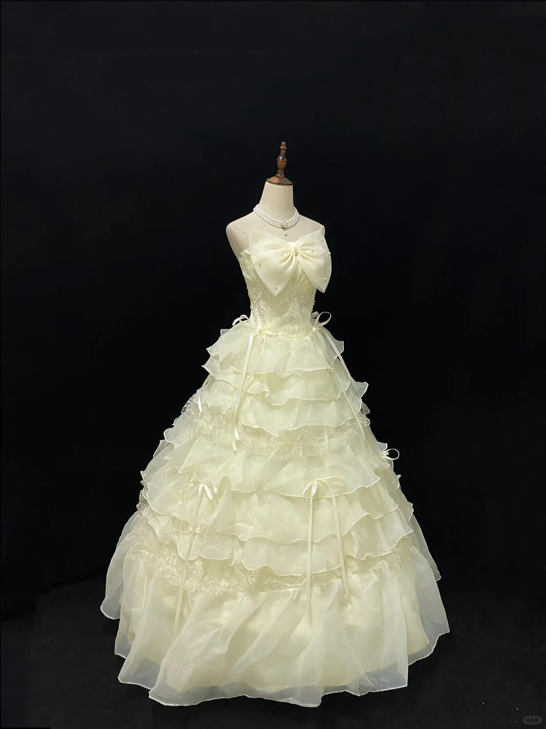 Off-White Strapless Romantic Gown with Bow Detail, Cinched Waist, Fluffy Tiered Skirt, Wedding Dress & Bridal Gown gh8174
