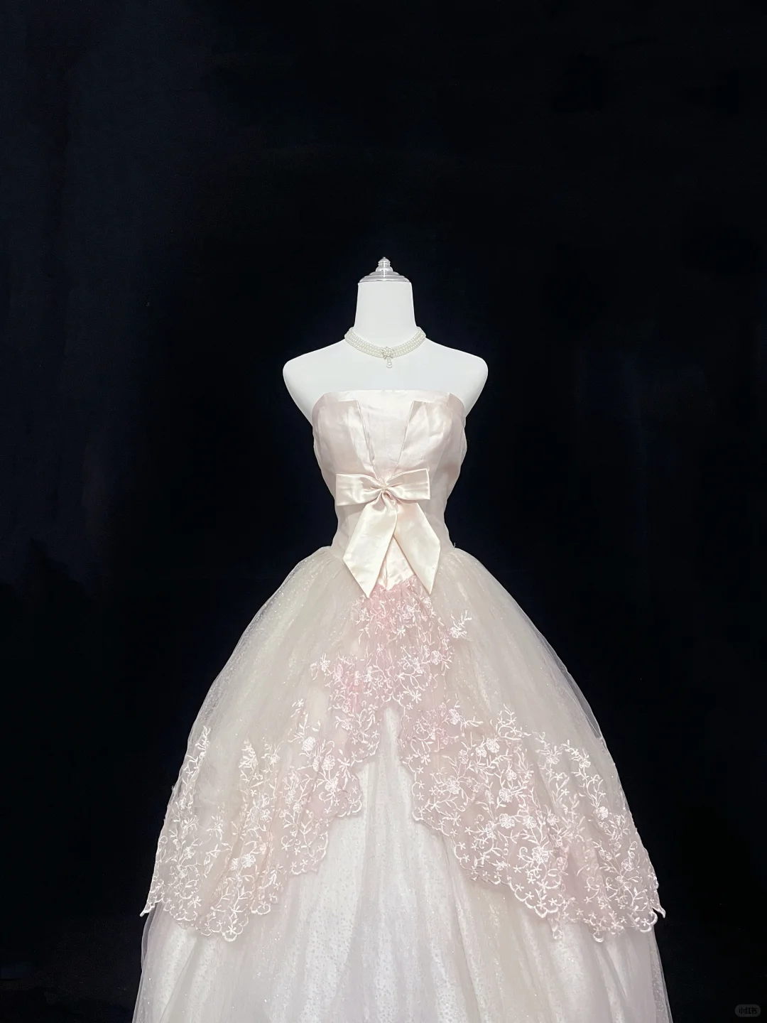 Blush Pink Satin Strapless, Cinched Waist, Voluminous Princess Skirt with Lace Trim, Vintage Elegant Romantic Dress, Wedding Gown gh8040