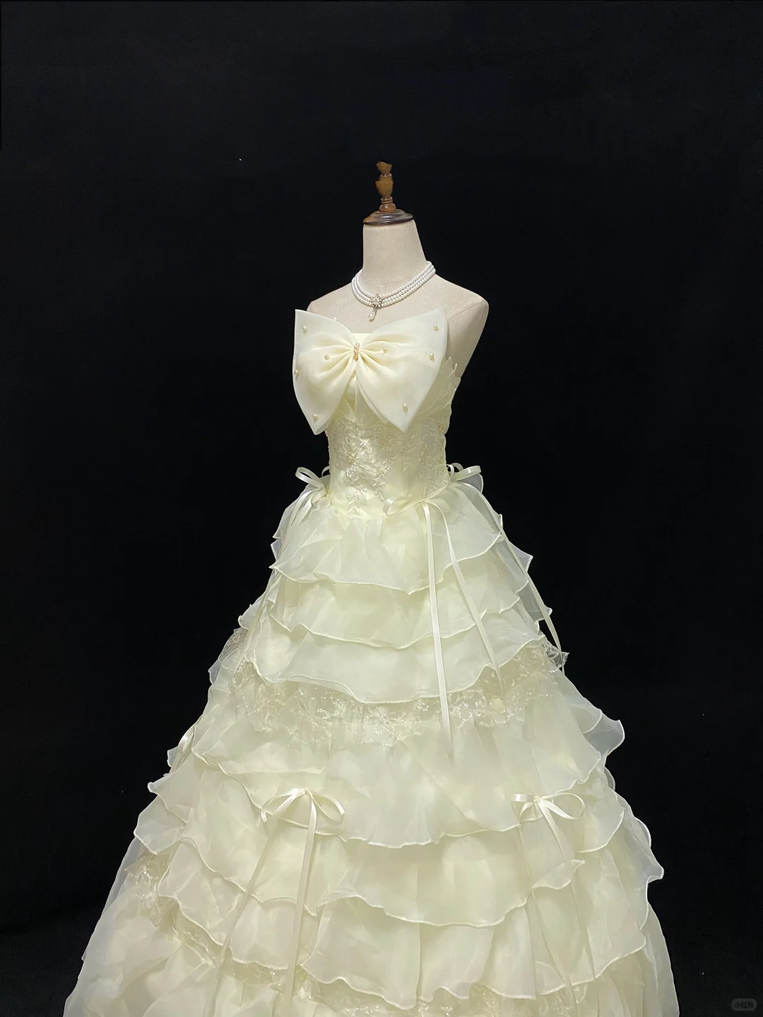 Off-White Strapless Romantic Gown with Bow Detail, Cinched Waist, Fluffy Tiered Skirt, Wedding Dress & Bridal Gown gh8174