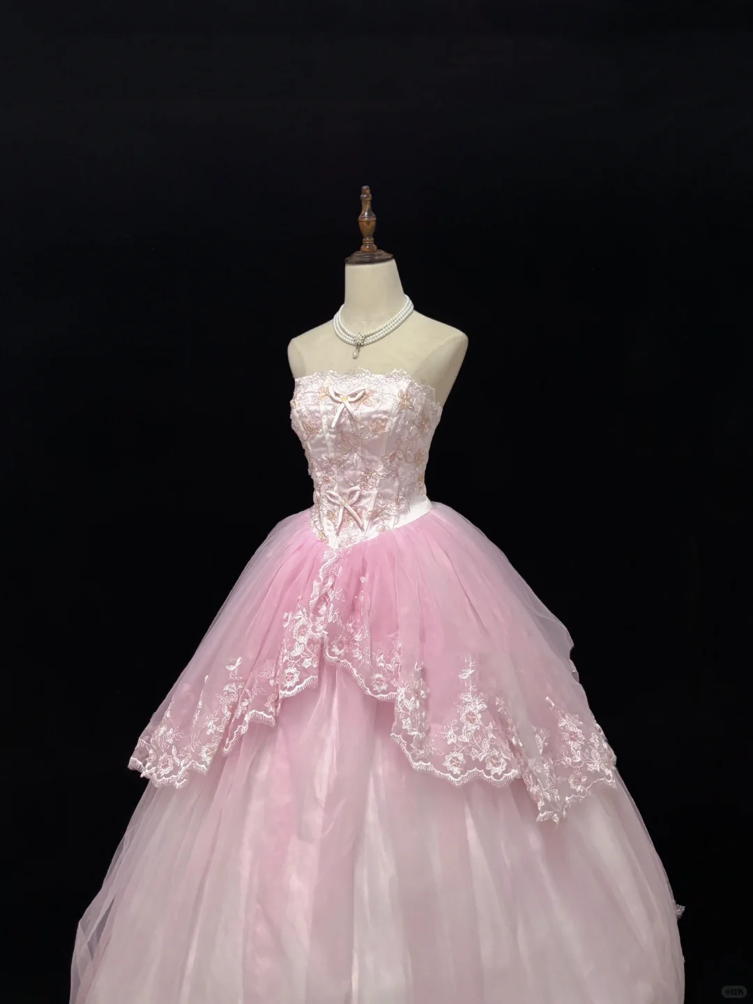 Blush Pink Strapless Romantic Bridal Gown, Embroidered Detail, Cinched Waist, Gradient Pink Voluminous Princess Skirt, Wedding Dress gh8131