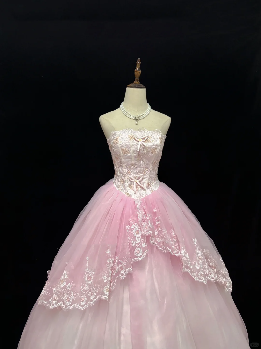 Blush Pink Strapless Romantic Bridal Gown, Embroidered Detail, Cinched Waist, Gradient Pink Voluminous Princess Skirt, Wedding Dress gh8131