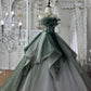 Waldgrünes, farbverlaufendes Ballkleid mit Perlenbesatz, trägerlos und aus übergroßem Tüll gh7064