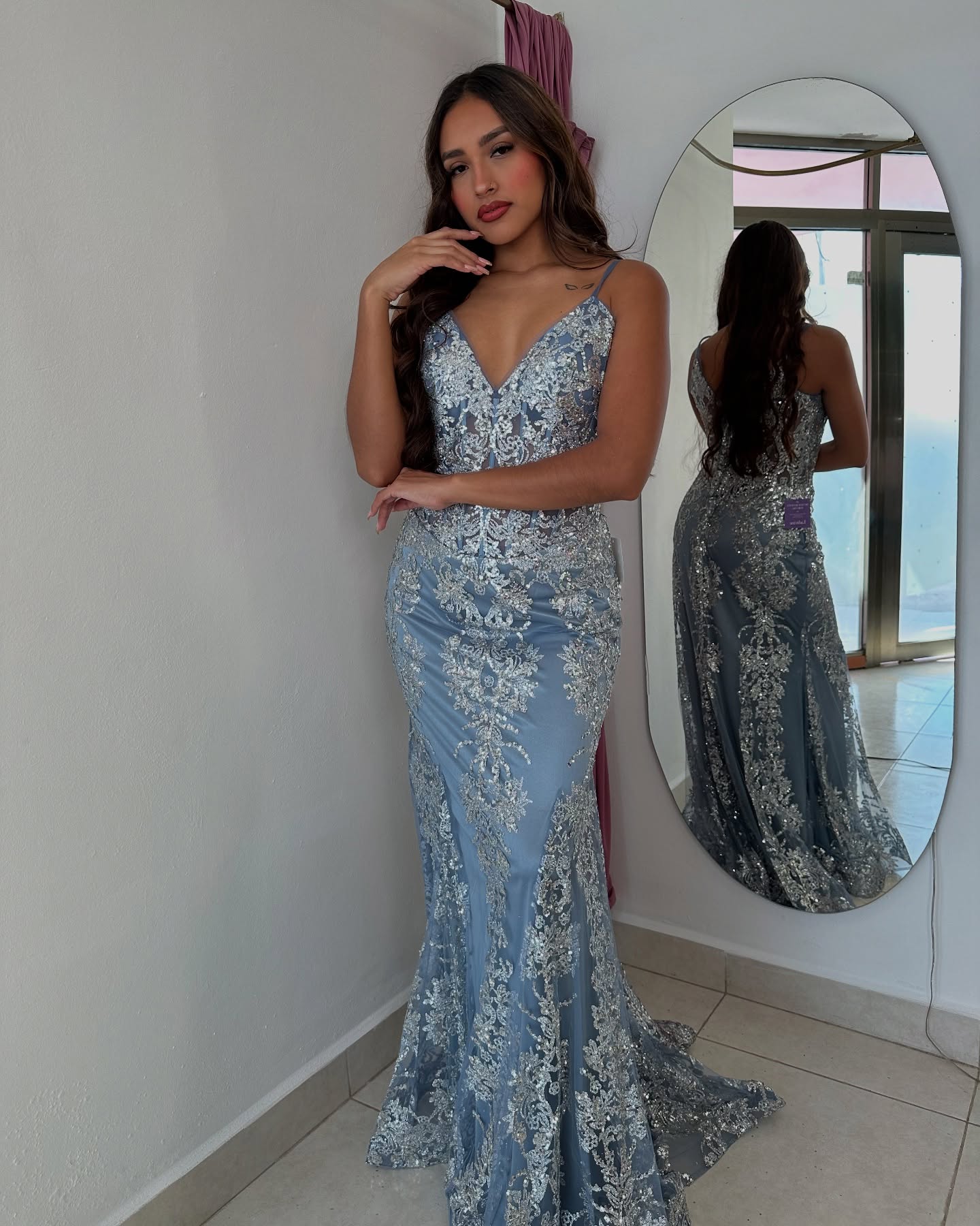Wunderschönes, glänzendes, figurbetontes, langes Ballkleid im Meerjungfrauen-Stil aus Tüll mit Spaghettiträgern, Blau, gh2718