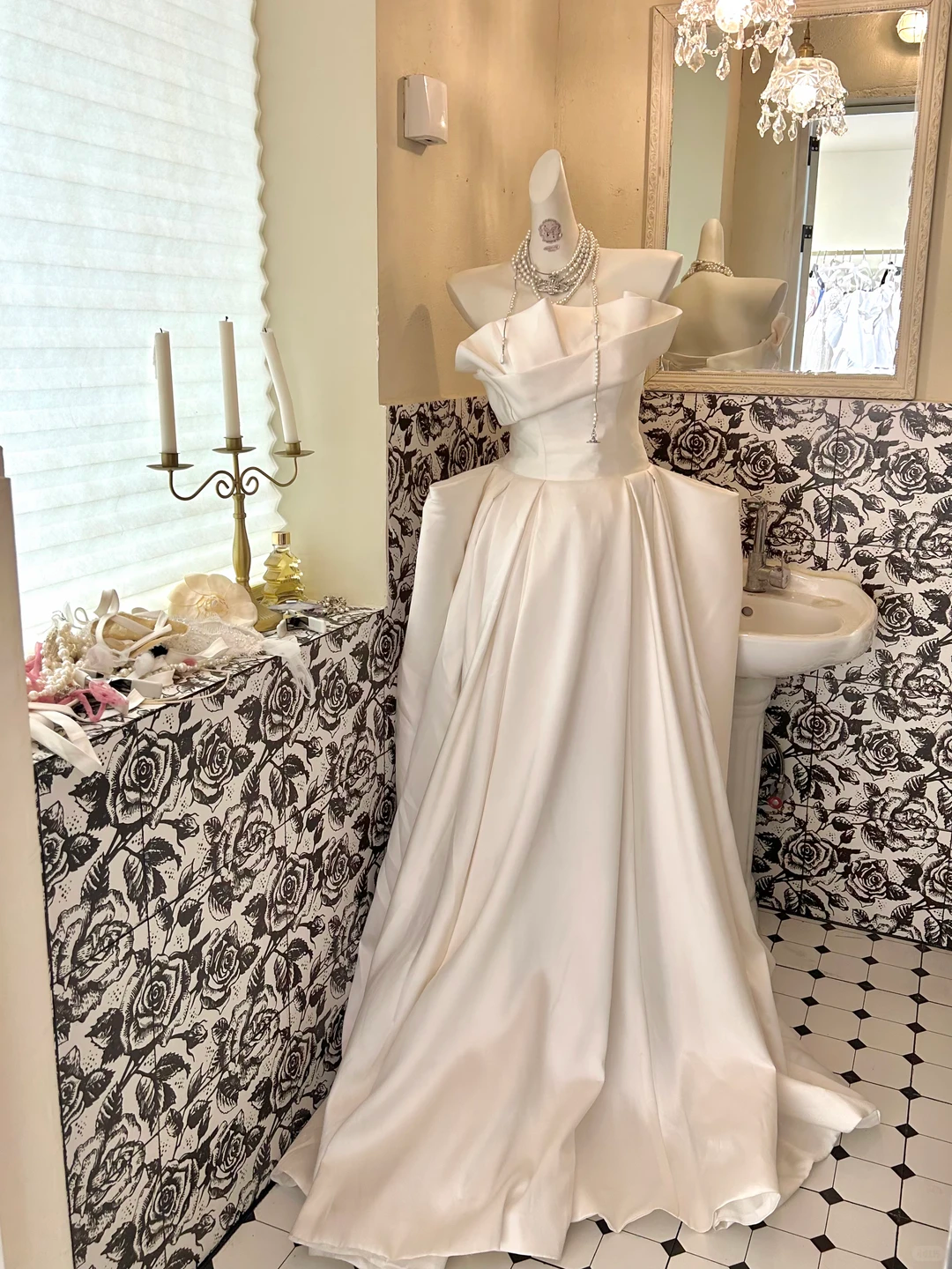White Satin Strapless Dress with Designed Waist-Cinched Skirt, Luxury Romantic Wedding Gown gh7707