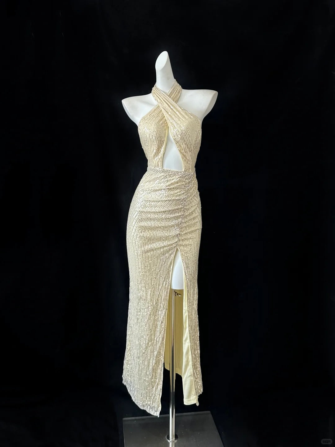 Elegantes langes Ballkleid mit goldenen Pailletten, Abendkleid, Partykleid, gh4477